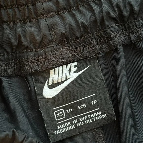 NIKE HIGH RISE SWOOSH RUNNING SHORTS - Picture 7 of 11